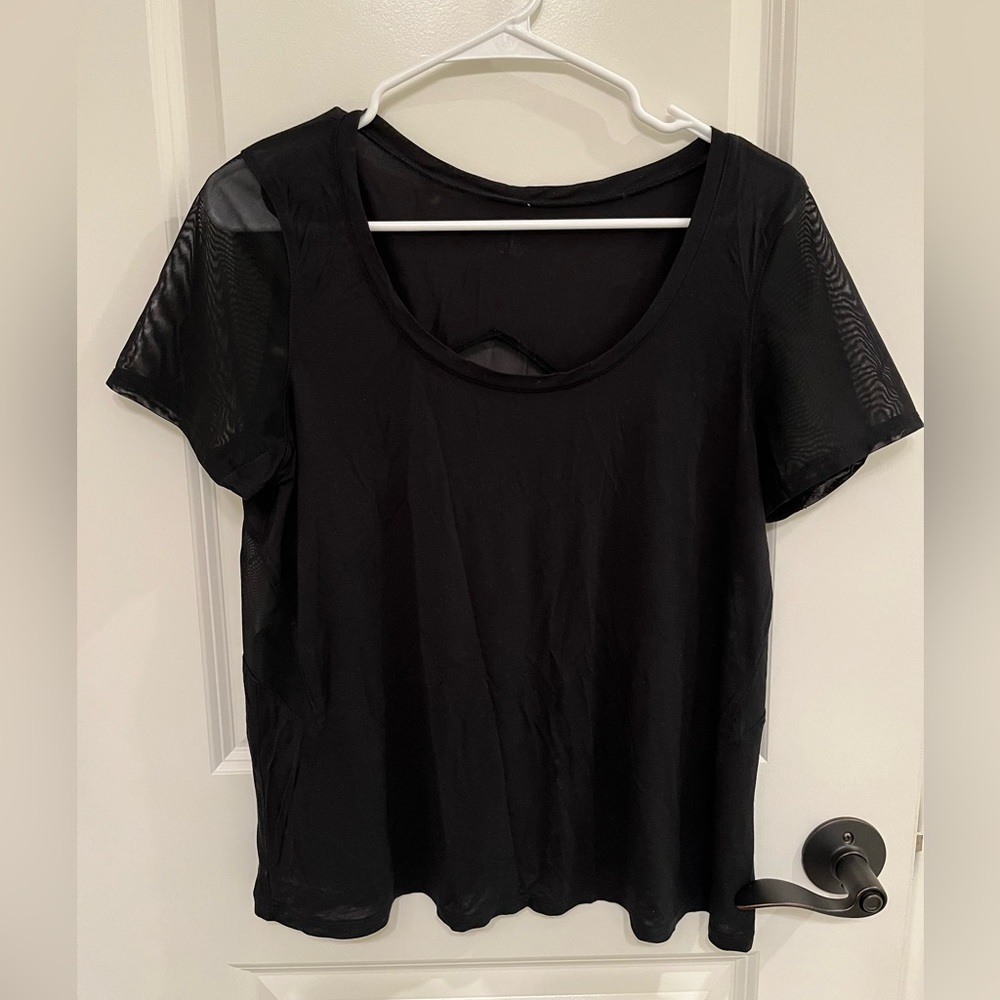 Alo Yoga lounge shirt